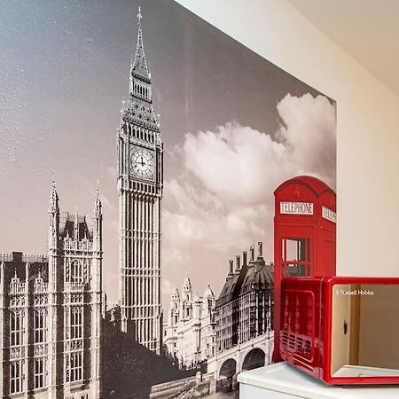Watford Central Serviced Apartments واتفورد المظهر الخارجي الصورة