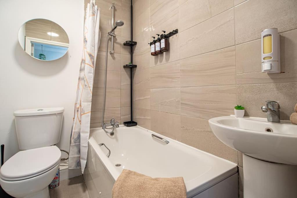 Watford Central Serviced Apartments واتفورد المظهر الخارجي الصورة
