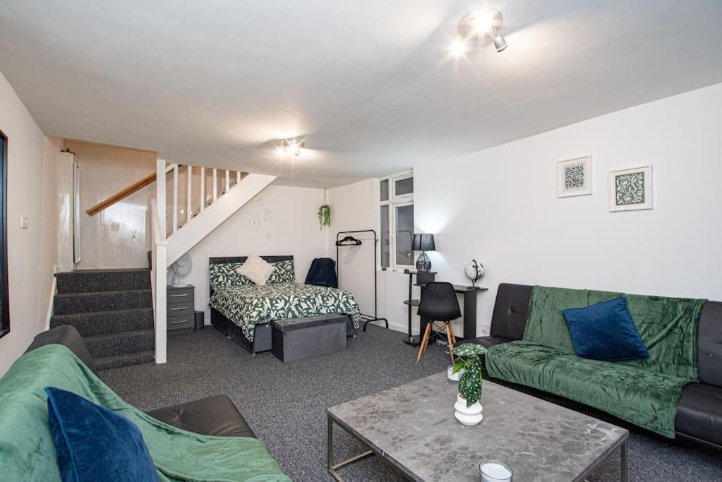 Watford Central Serviced Apartments واتفورد المظهر الخارجي الصورة
