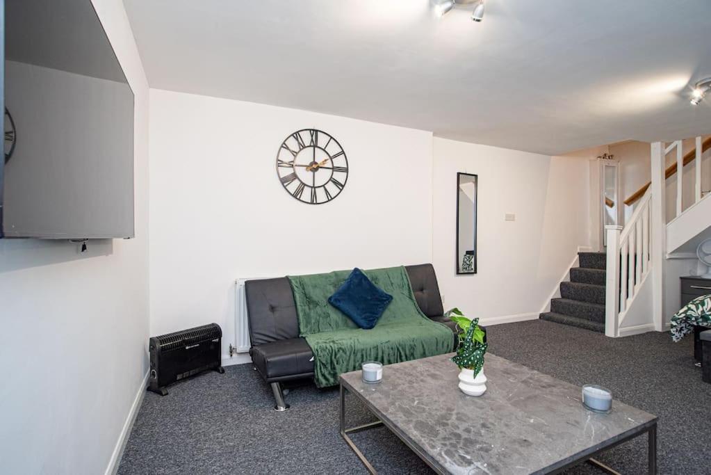 Watford Central Serviced Apartments واتفورد المظهر الخارجي الصورة