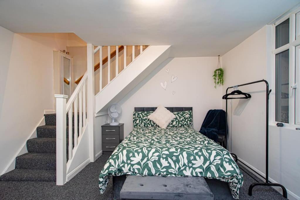 Watford Central Serviced Apartments واتفورد المظهر الخارجي الصورة