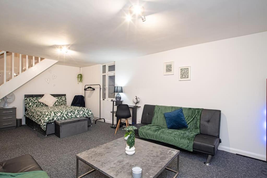 Watford Central Serviced Apartments واتفورد المظهر الخارجي الصورة