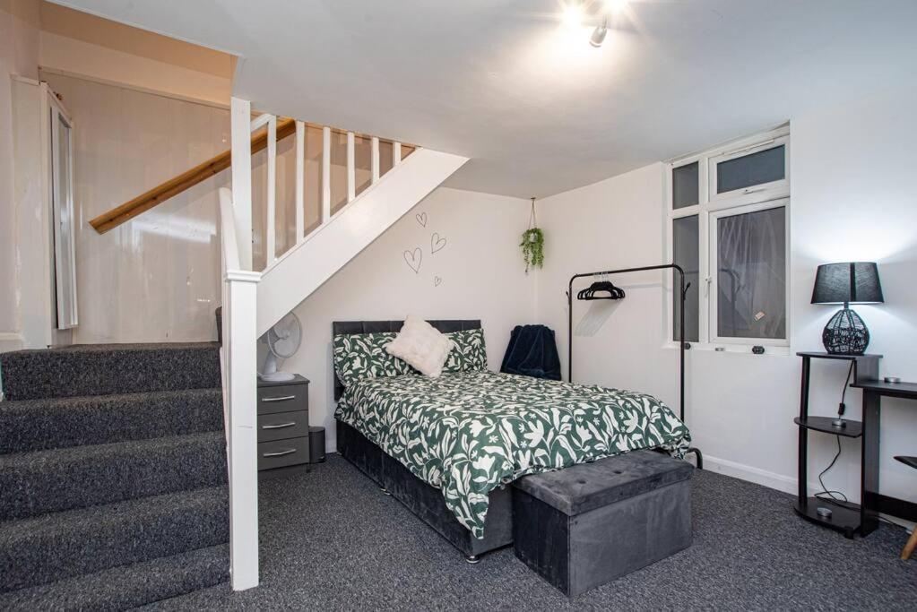 Watford Central Serviced Apartments واتفورد المظهر الخارجي الصورة