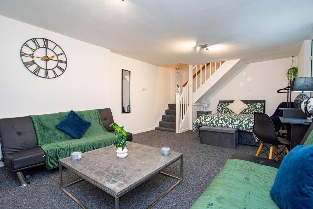 Watford Central Serviced Apartments واتفورد المظهر الخارجي الصورة