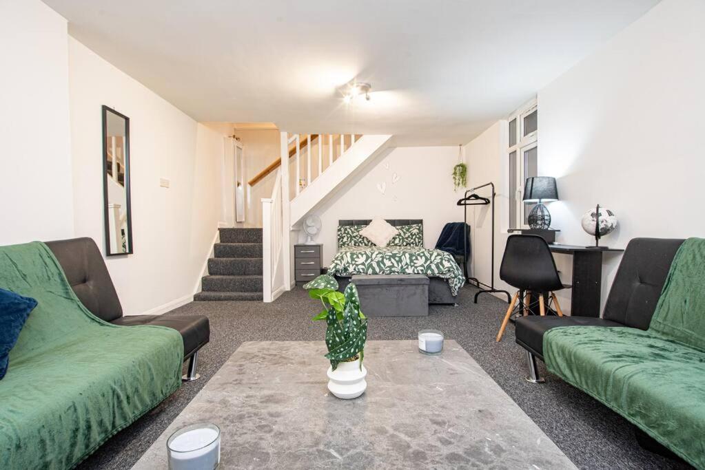 Watford Central Serviced Apartments واتفورد المظهر الخارجي الصورة